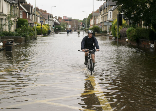 Summary: Independent assessment of UK climate risk